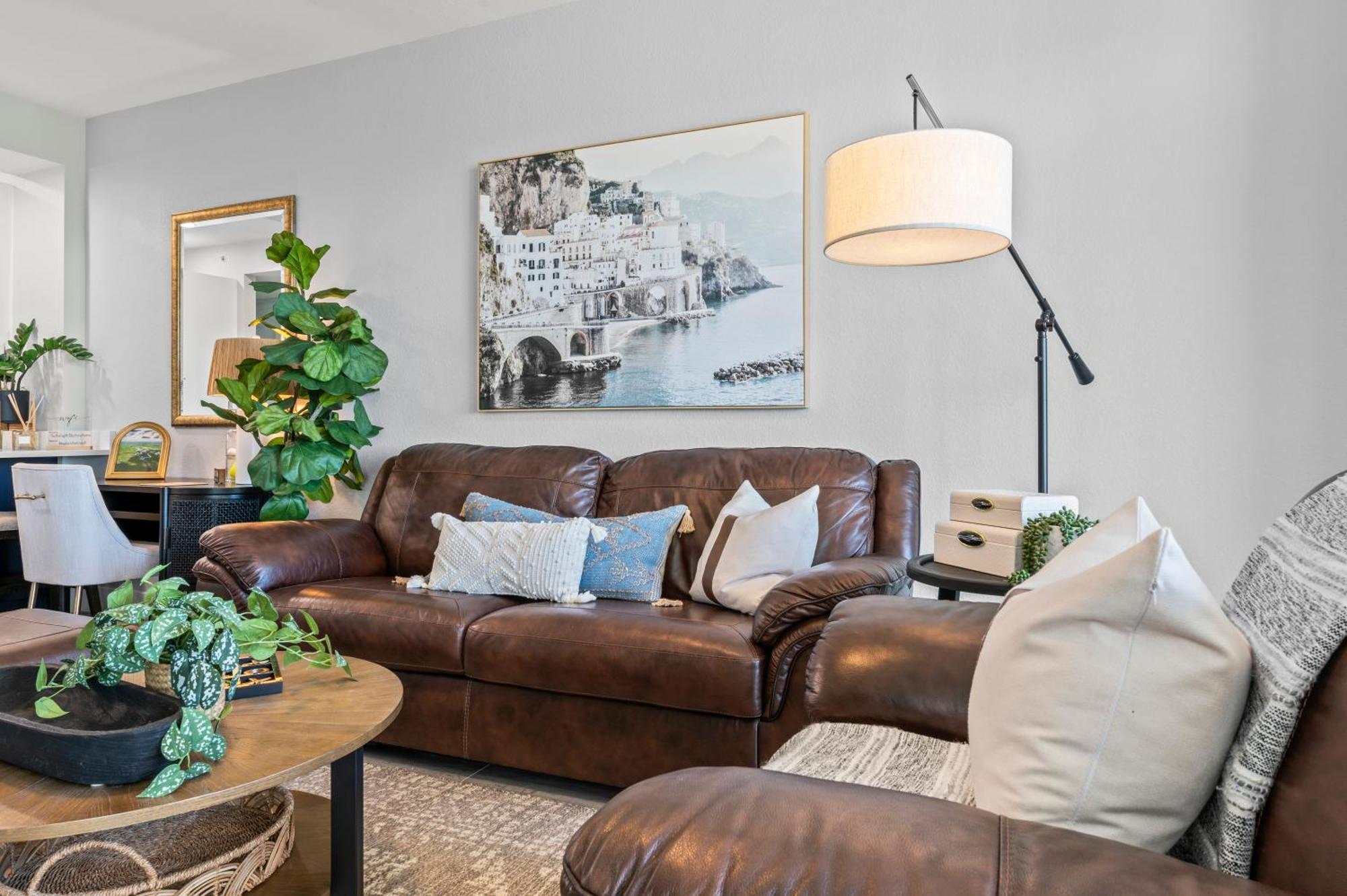 Serene Retreat: Golf-resort Pool-tennis-gym Apartment Naples