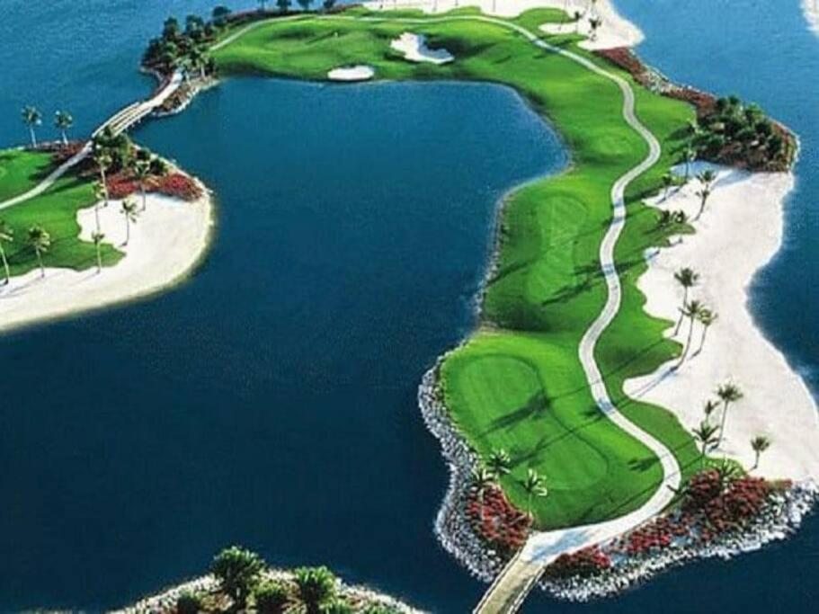 Serene Retreat: Golf-resort Pool-tennis-gym Apartment North Naples